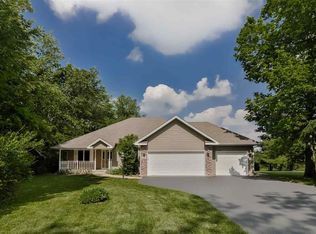 8036 Living Woods Dr, Rockford, IL 61109