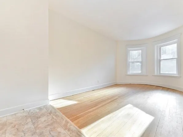 36 Winchester St APT 2, Brookline, MA 02446