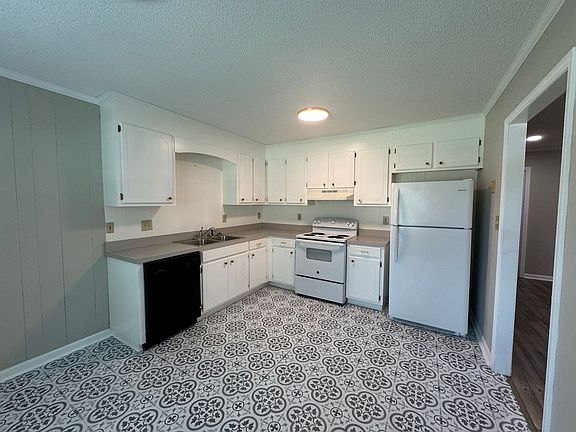 3rd image of 313 E Washington Ave Unit B