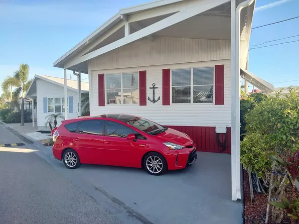 136 Park Blvd S, Venice, FL 34285