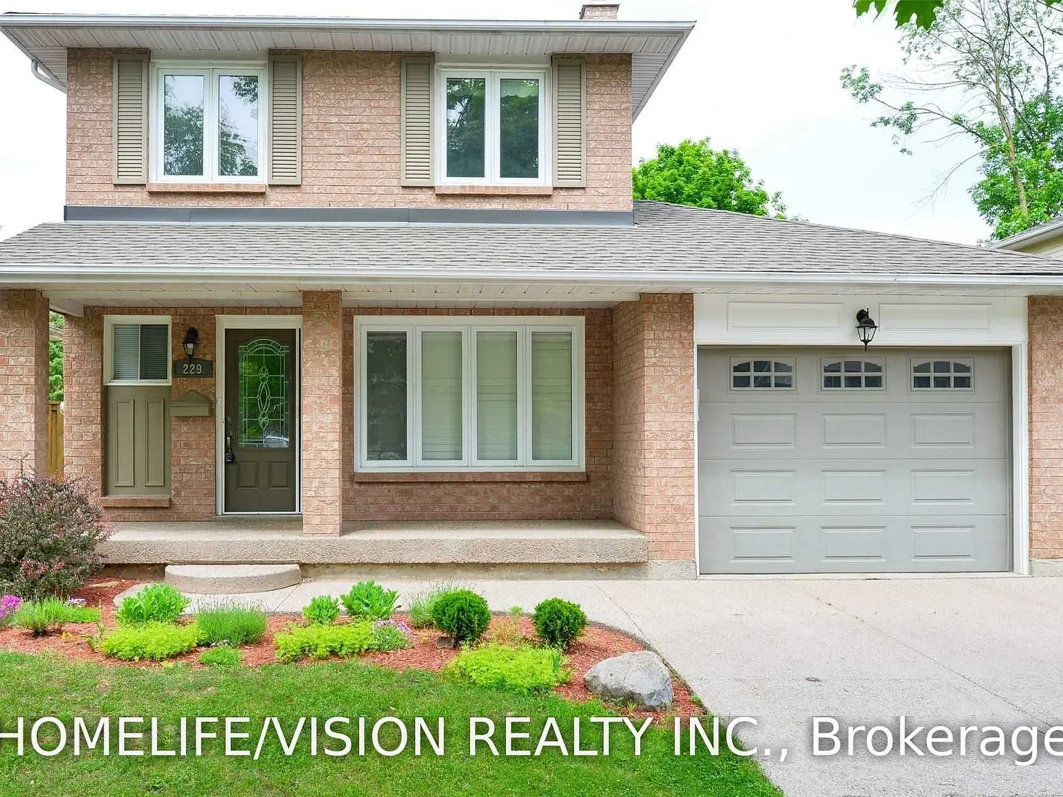 4 bed, $3,950 — Photo 1