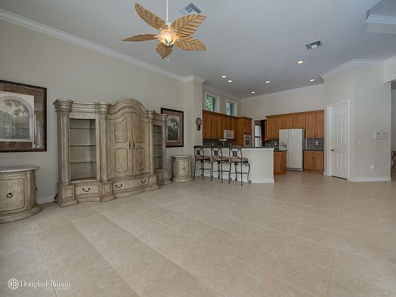 4th image of 15182 SW 35th St