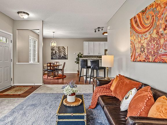 5th image of 1913 Mockingbird Ave