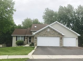 907 Prairie Hill Close, Winnebago, IL 61088