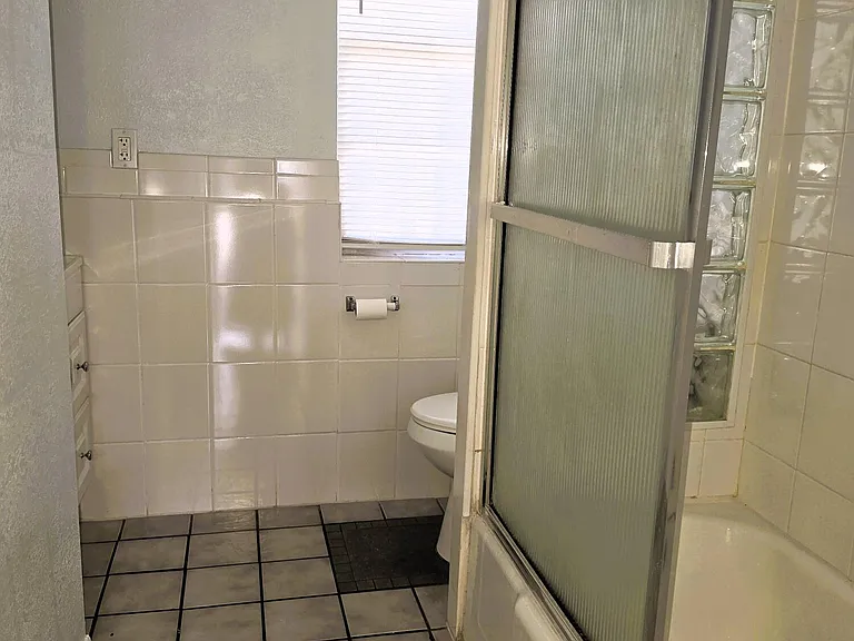 814 Poplar Dr #B — Photo 4