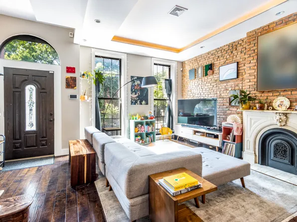 549 Monroe Street image 1 of 12