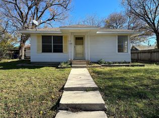 1103 S State St, Decatur, TX 76234