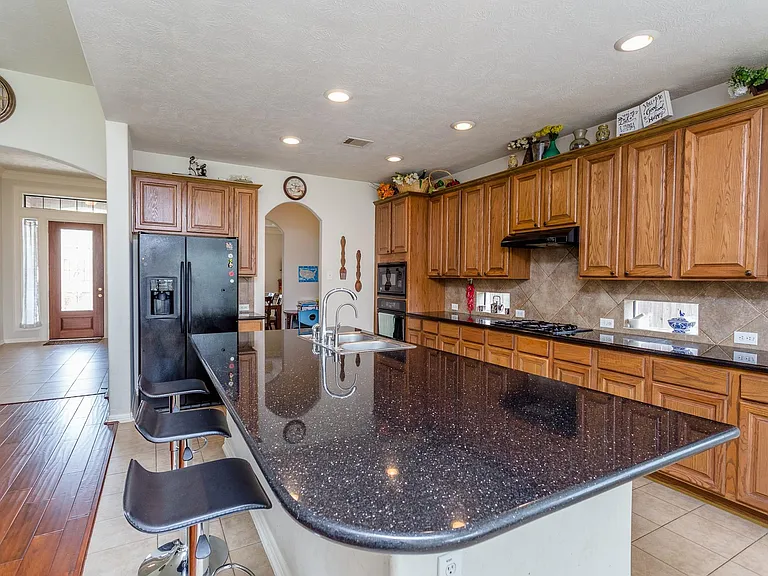 6706 Ashworth Dr — Photo 8