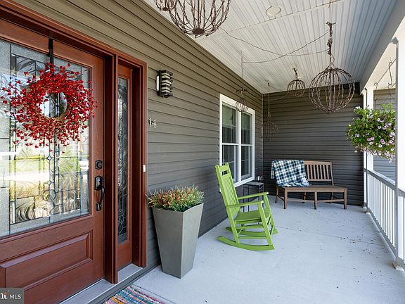 5th image of 14 Beacon Cir