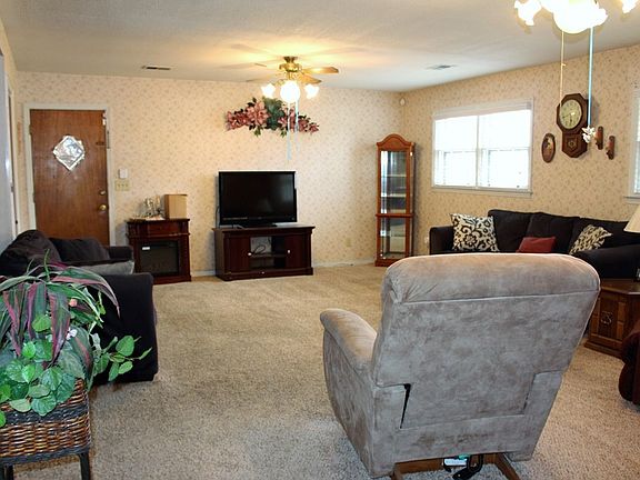 4th image of 3212 Young Forest Dr