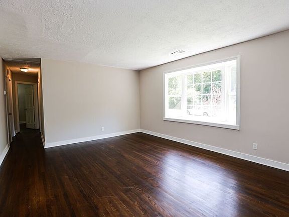 4th image of 4203 Fayette Cir
