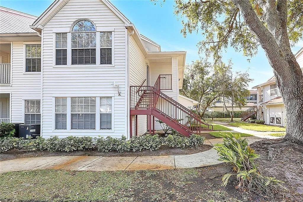 2 bed, 2.0 bath, 1067 sqft, $1,700 — Photo 1