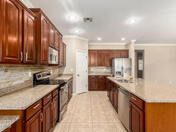 32890 N PEBBLE CREEK Drive, San Tan Valley, AZ 85143