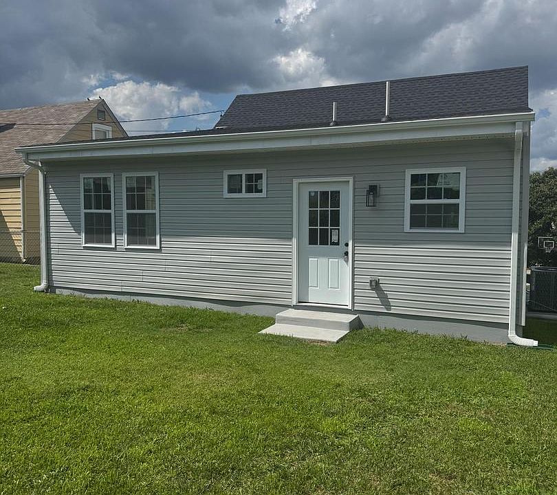 2nd image of 3215 Rosalie Rd