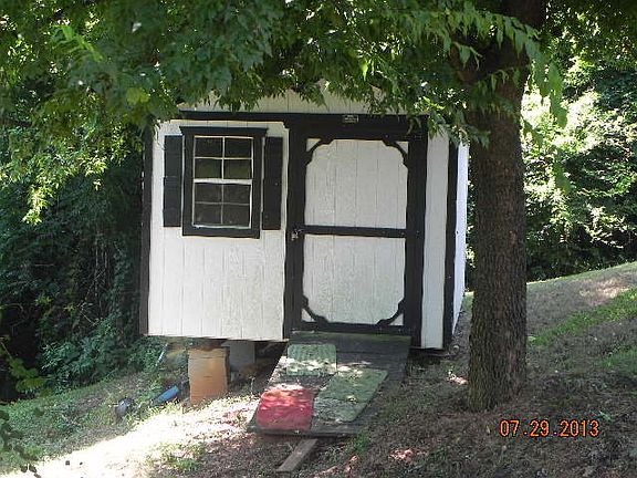 4th image of 4800 Henry Ct