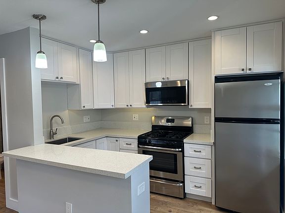 4th image of 4550 42nd St