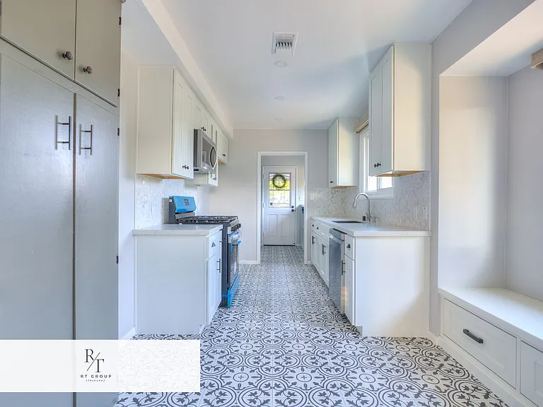 1112 Riedel Ave — Photo 10