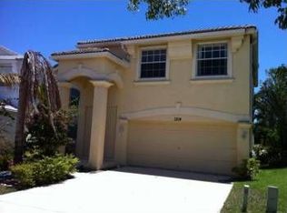 1214 Oakwater Dr, Royal Palm Beach, FL 33411