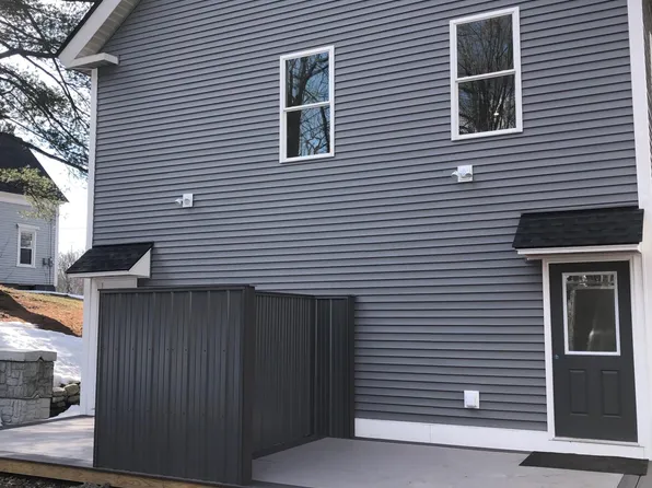 556 Water St #2, Gardiner, ME 04345