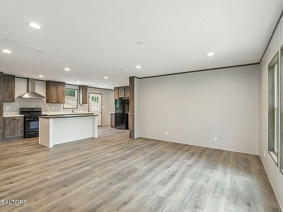 5th image of 118 W Copeland Dr