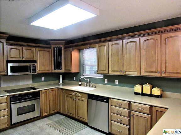 5th image of 4960 Lakeaire Cir