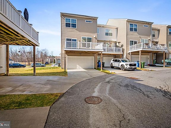 4th image of 400 Charlestown Crossing Blvd