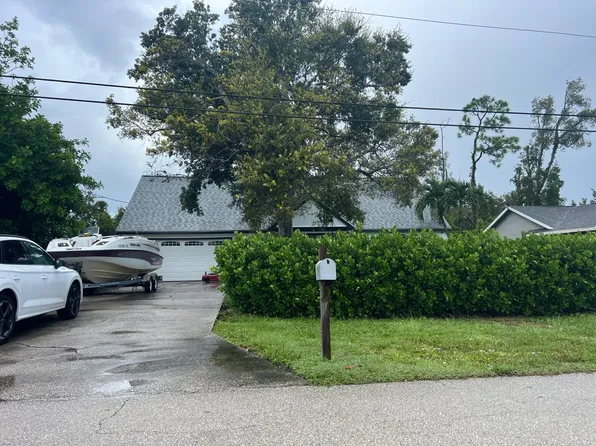 17160 Phlox Dr, Fort Myers, FL 33967