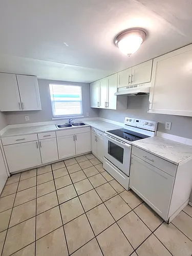 4130/4132/4134 Washington Avenue - 4130 Photo 1