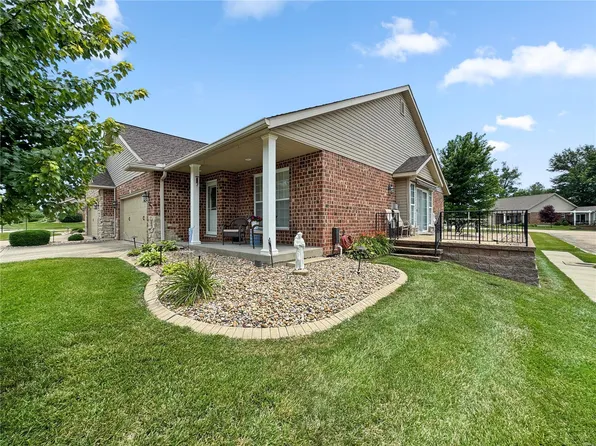 520 Southview Dr, Waterloo, IL 62298