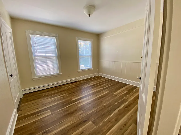 Second large bedroom