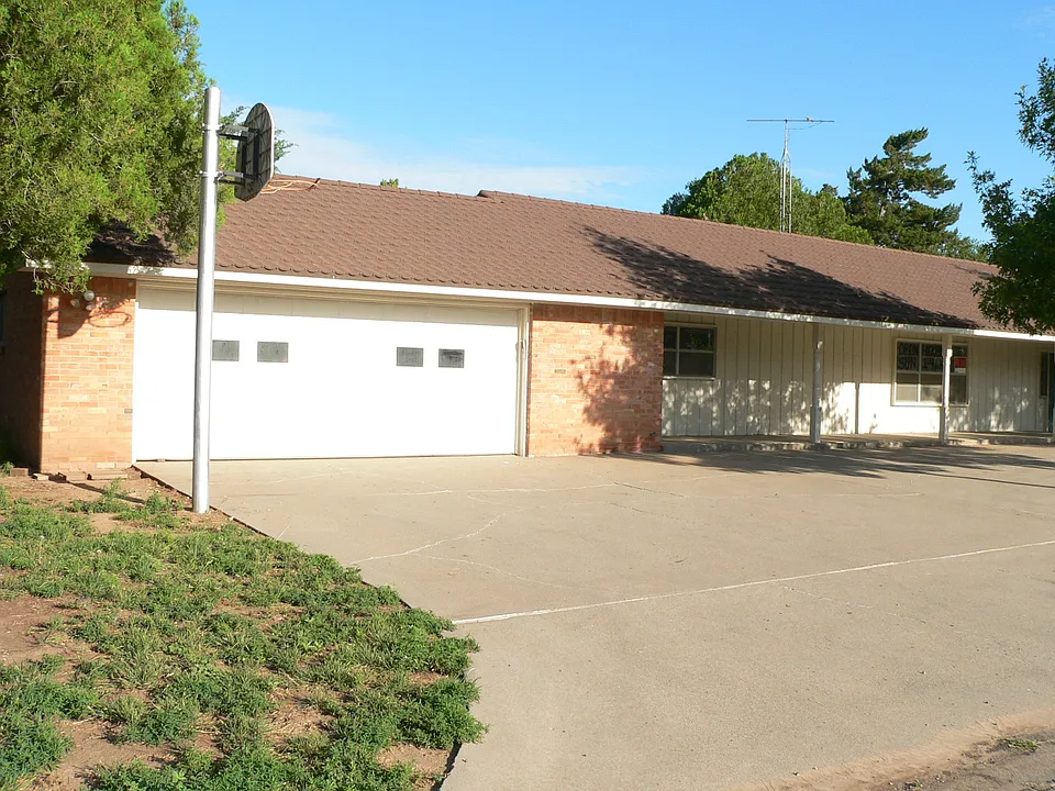 111 Apache St