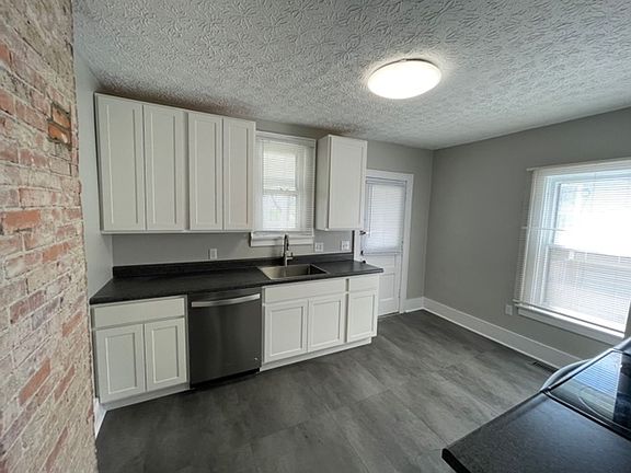 4th image of 773 W Rich St