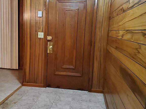 3rd image of 3684 Moody Ave