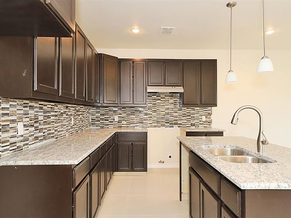 4th image of 6011 Maryam Dr