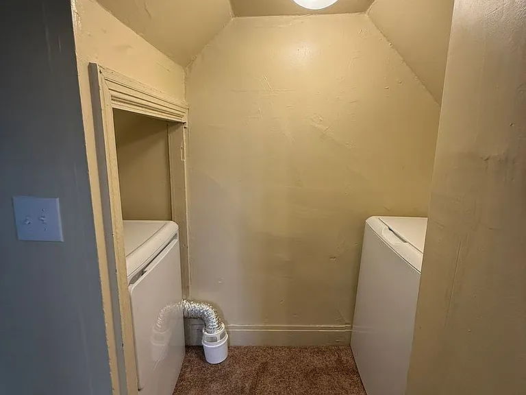 235 W Main St #B — Photo 11
