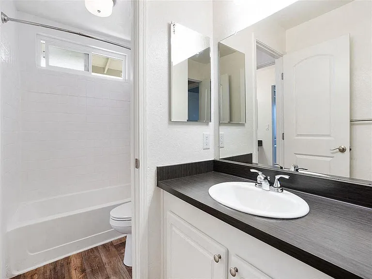 Ridgecrest Apartment Homes — Photo 7