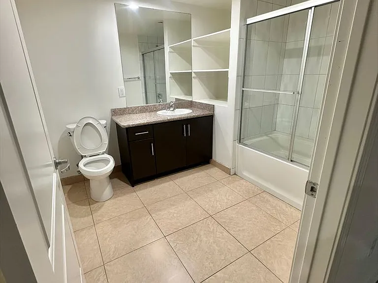 Yaya Nordhoff Apartments — Photo 12