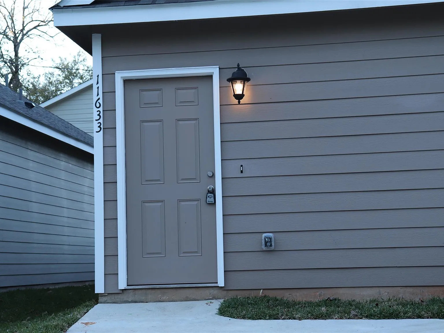 3 bed, 2.0 bath, 988 sqft, $1,450 — Photo 2