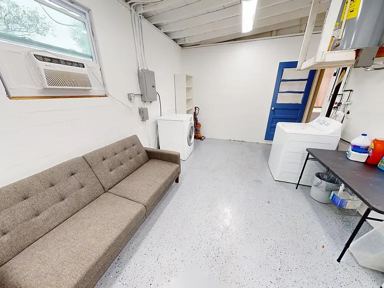 328 Slayton Ave — Photo 15