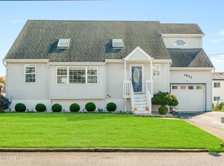 1521 Neptune Avenue, Beachwood, NJ 08722