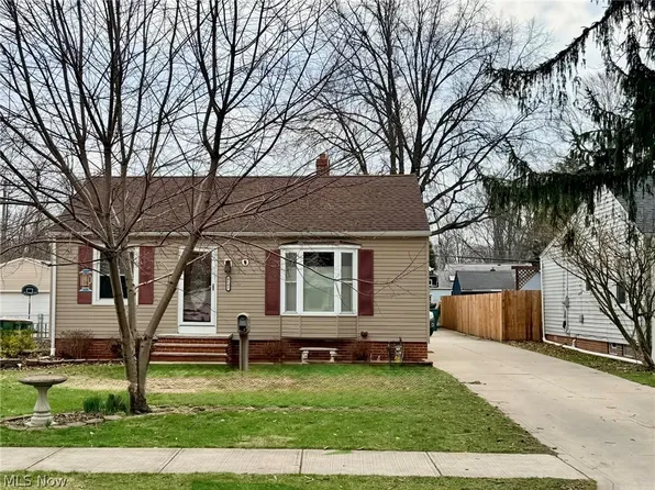 8141 Dartmoor Rd, Mentor, OH 44060