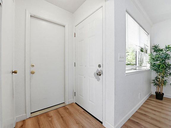 3rd image of 5155 Snow Dr