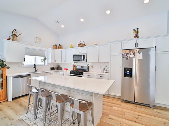 2nd image of 4584 Deerwood Rd