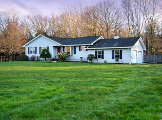 98 Oliver St, Easthampton, MA 01027