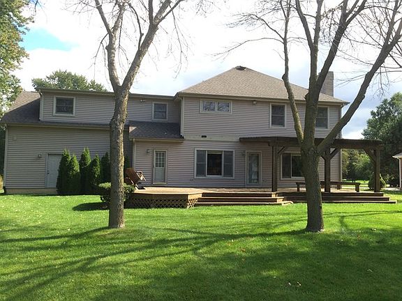 2nd image of 2918 Jackson Dr