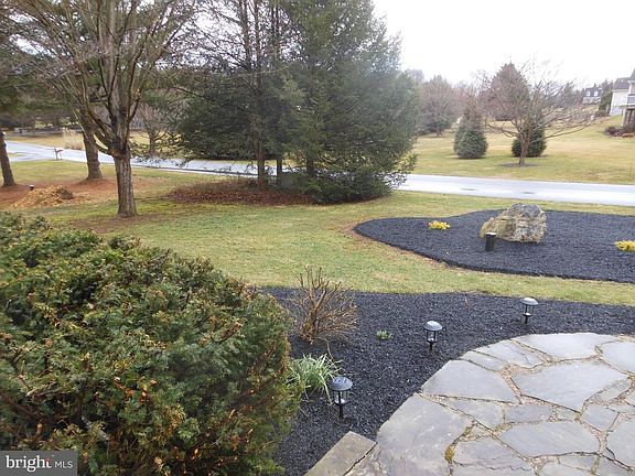 3rd image of 223 Heritage Dr