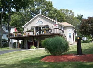 41 Riverside Dr, Berkley, MA 02779