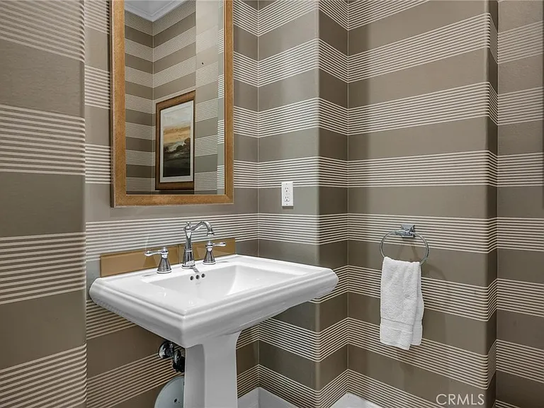8001 Ocean Bluff Dr — Photo 16