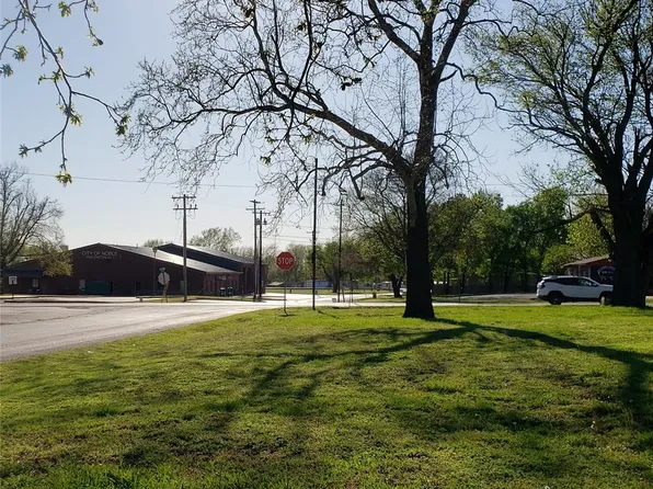 217 S Main St #9-16, Noble, OK 73068