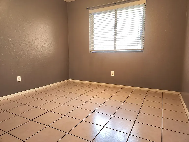 5511 S 15th Way — Photo 23